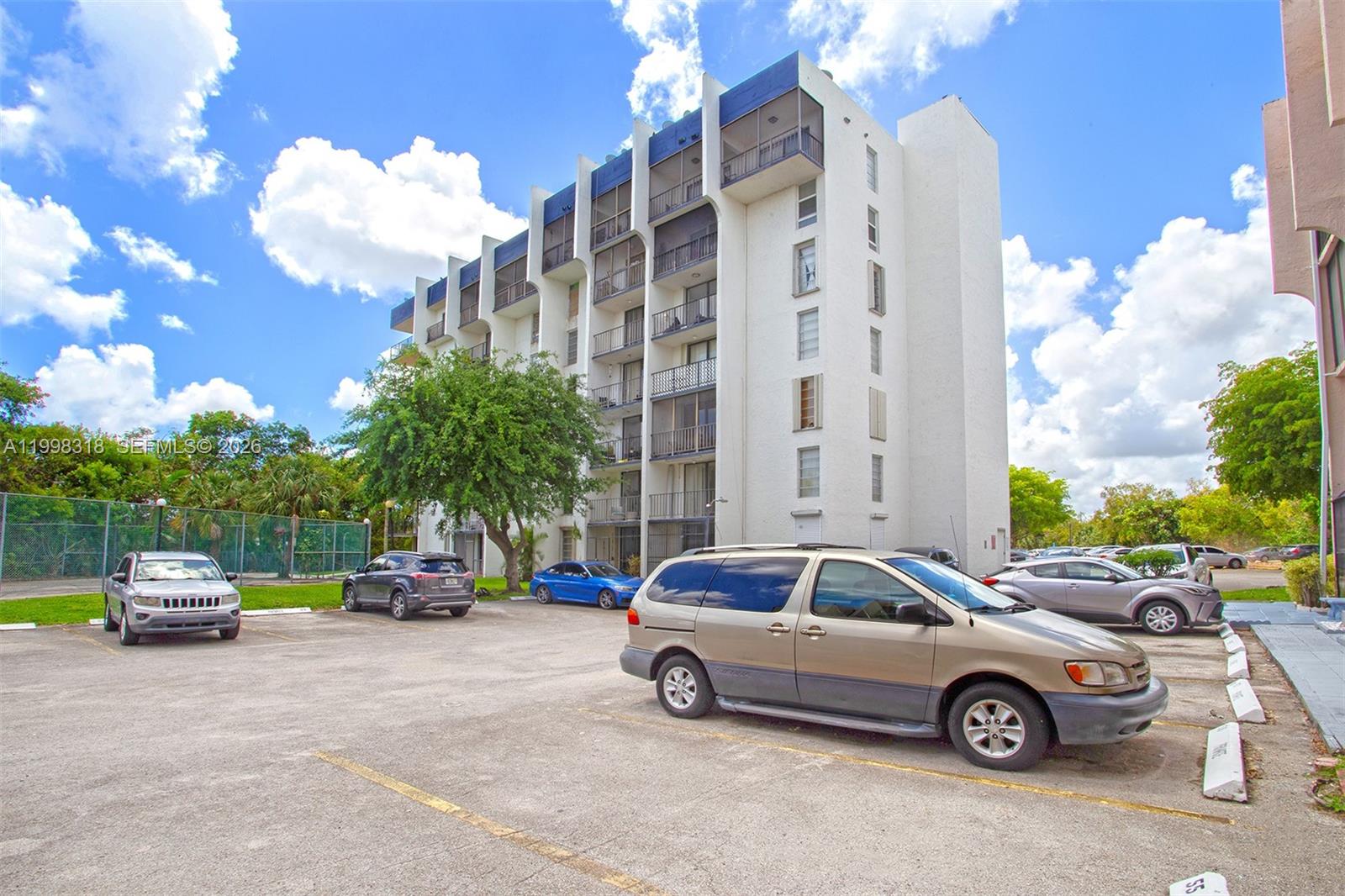9682 Fontainebleau Boulevard