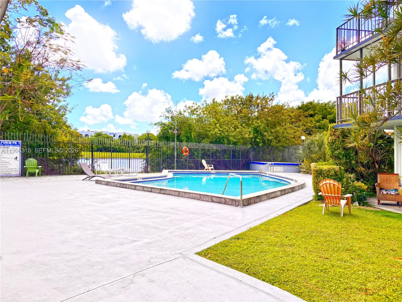 9682 Fontainebleau Boulevard