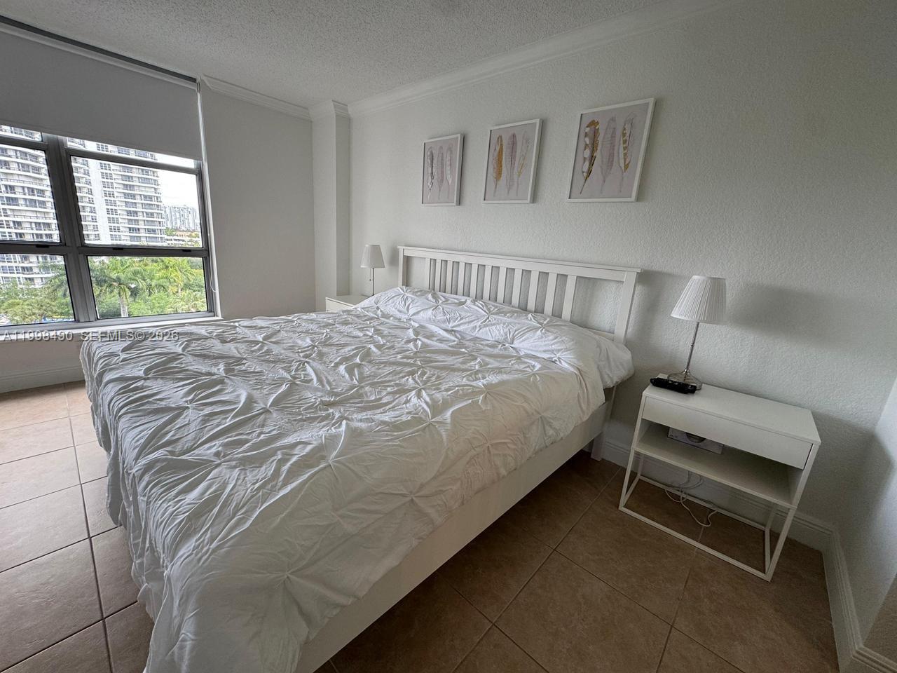 3600 Mystic Pointe Drive