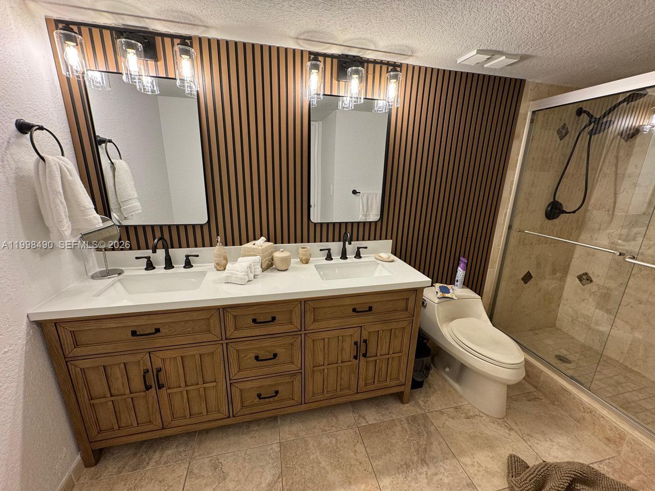 3600 Mystic Pointe Drive