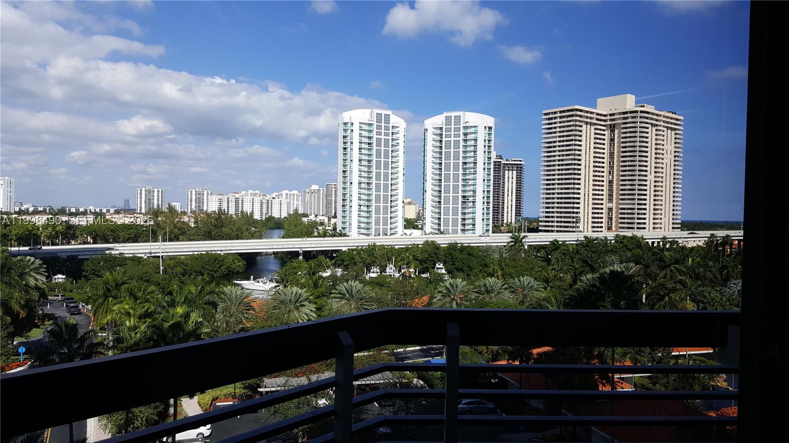 3600 Mystic Pointe Drive