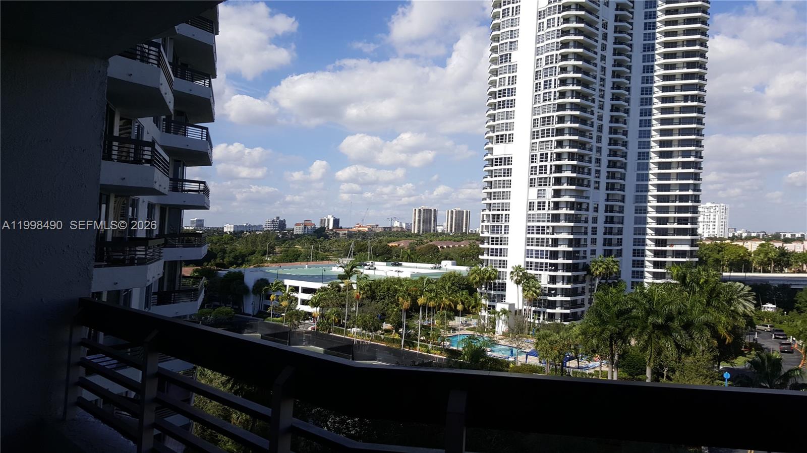 3600 Mystic Pointe Drive