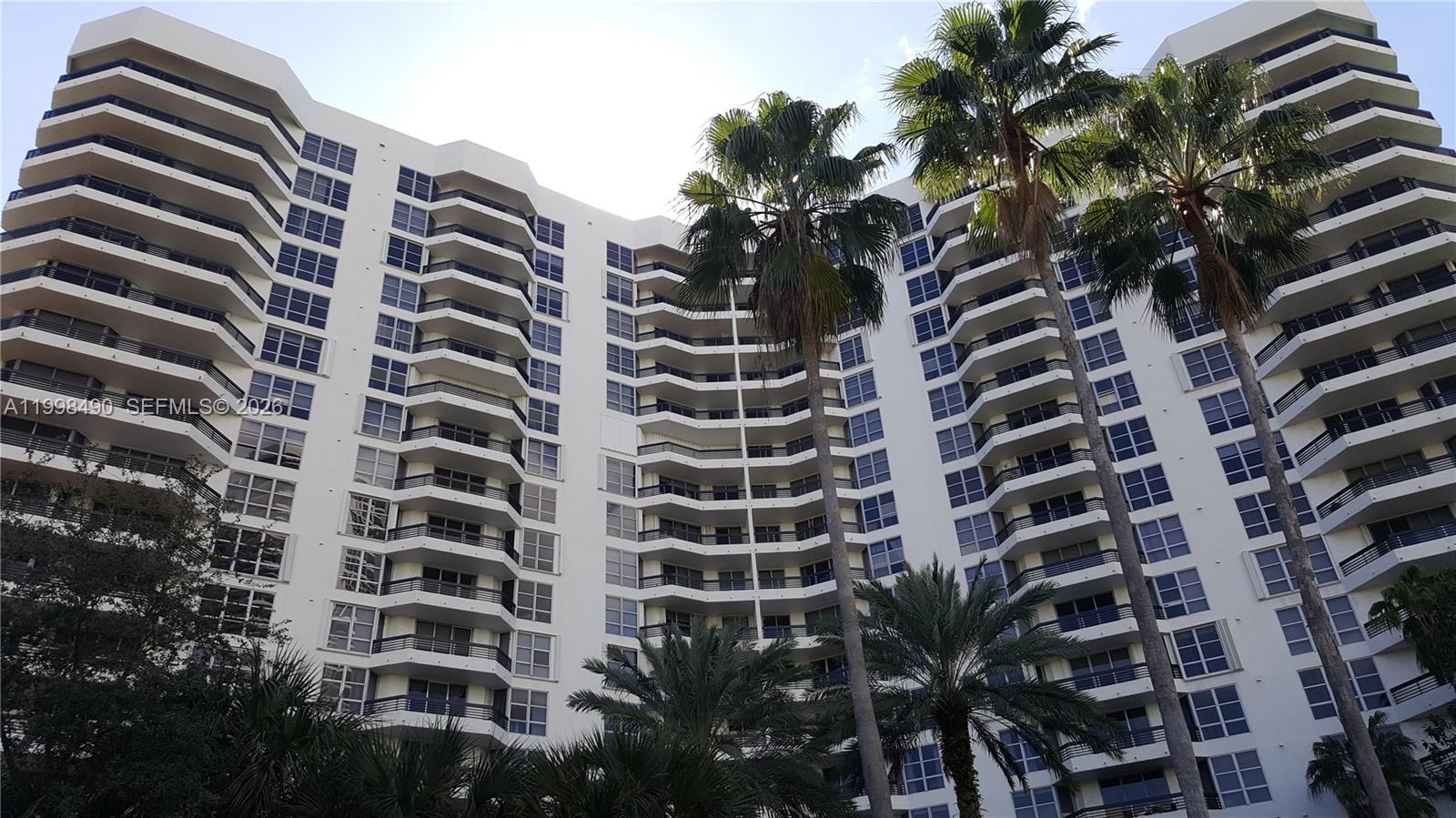 3600 Mystic Pointe Drive