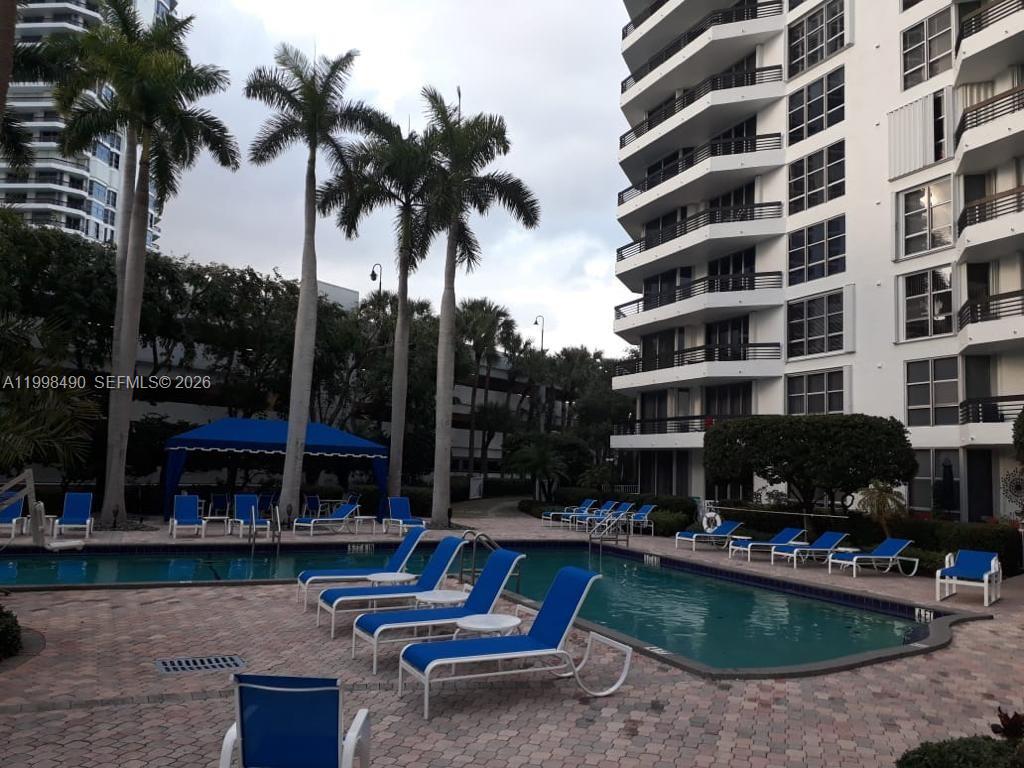 3600 Mystic Pointe Drive