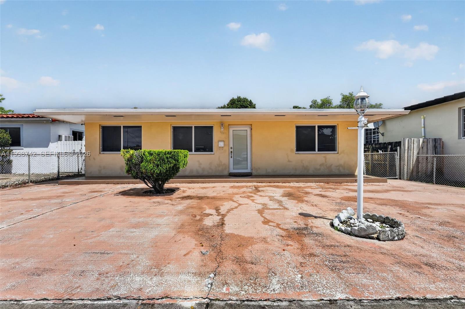 733 W 33rd Street