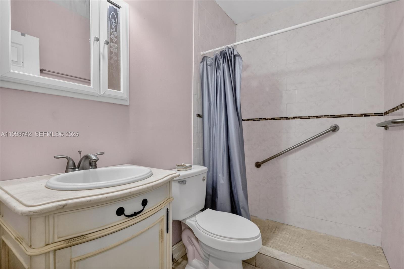 733 W 33rd Street