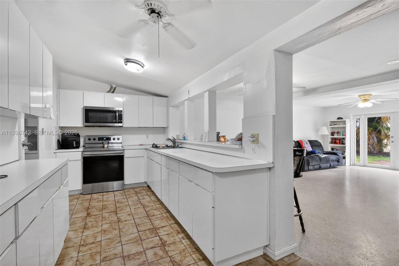 733 W 33rd Street