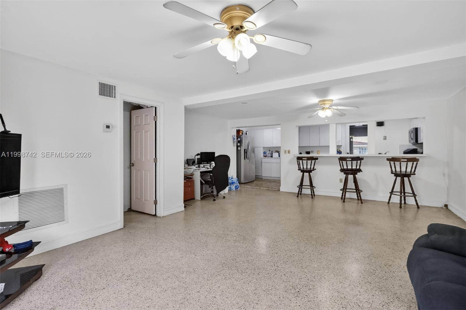 733 W 33rd Street