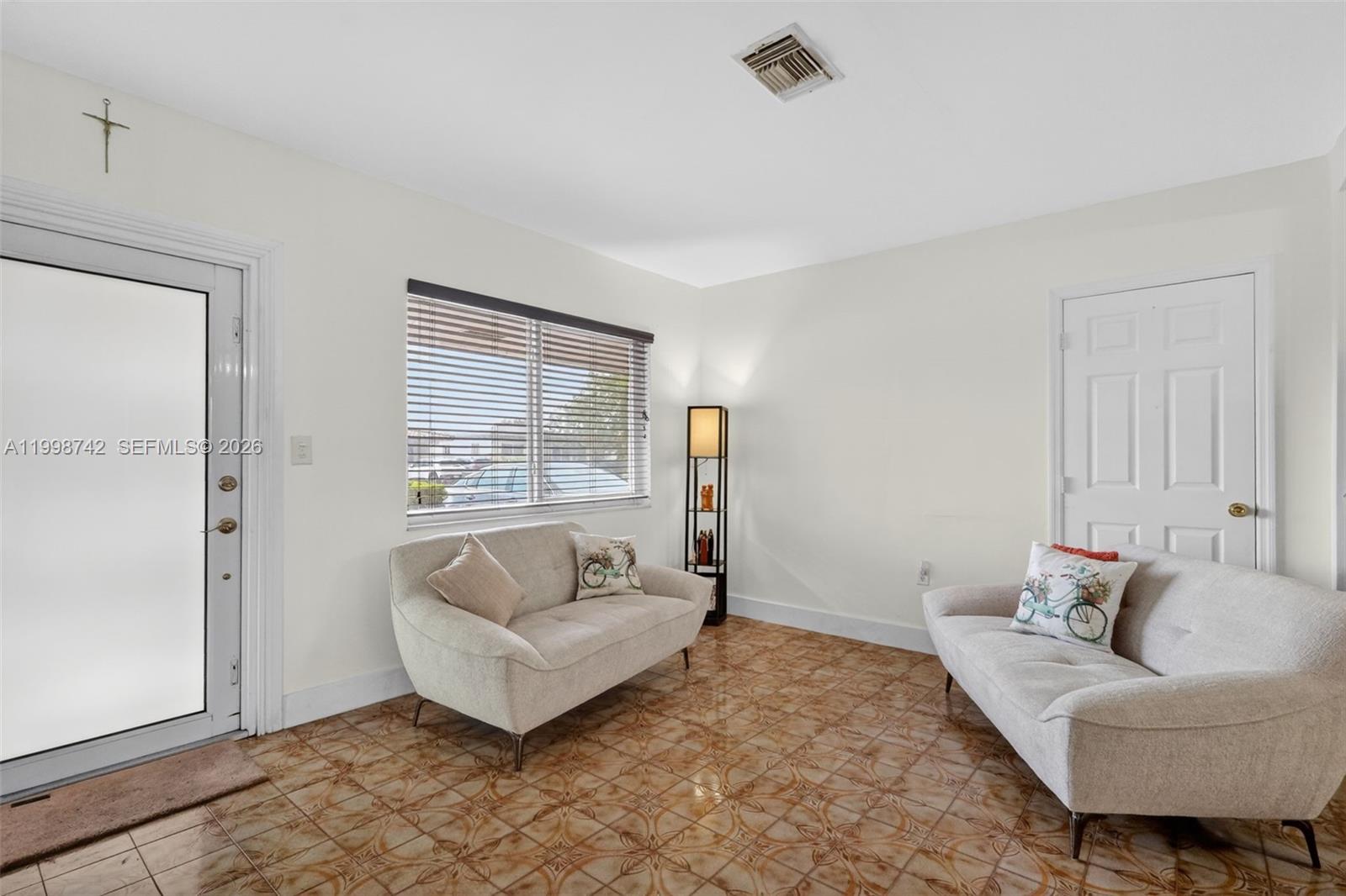 733 W 33rd Street