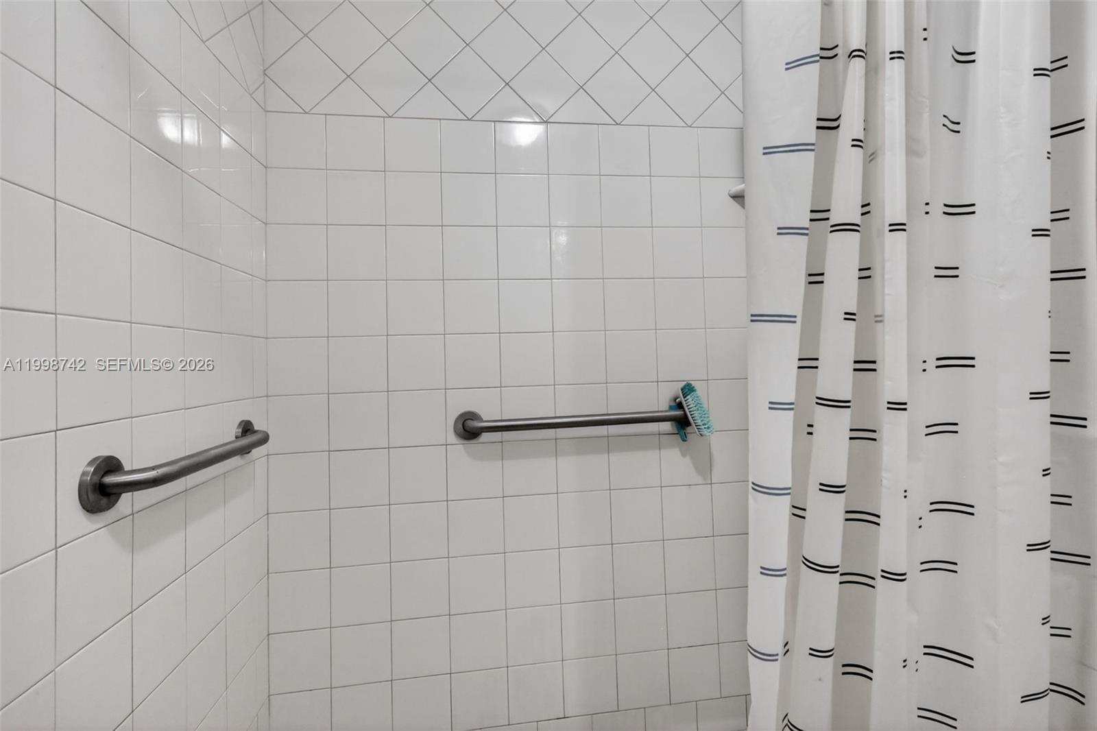 733 W 33rd Street