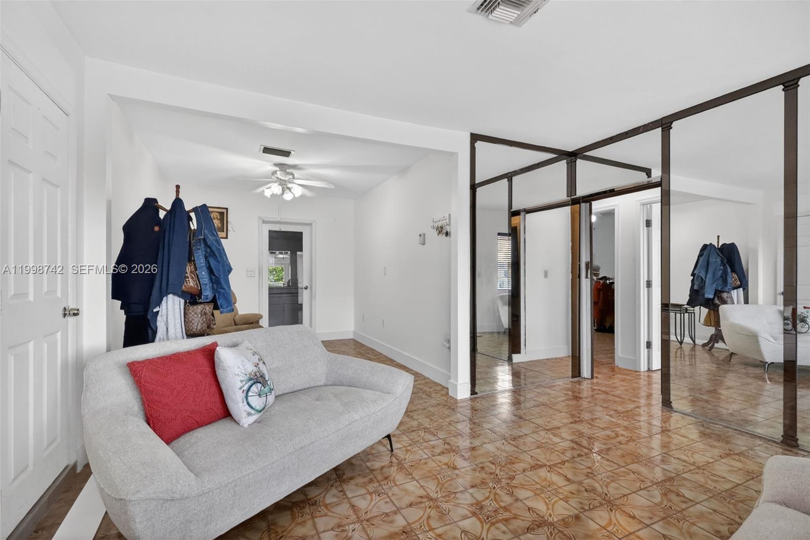 733 W 33rd Street