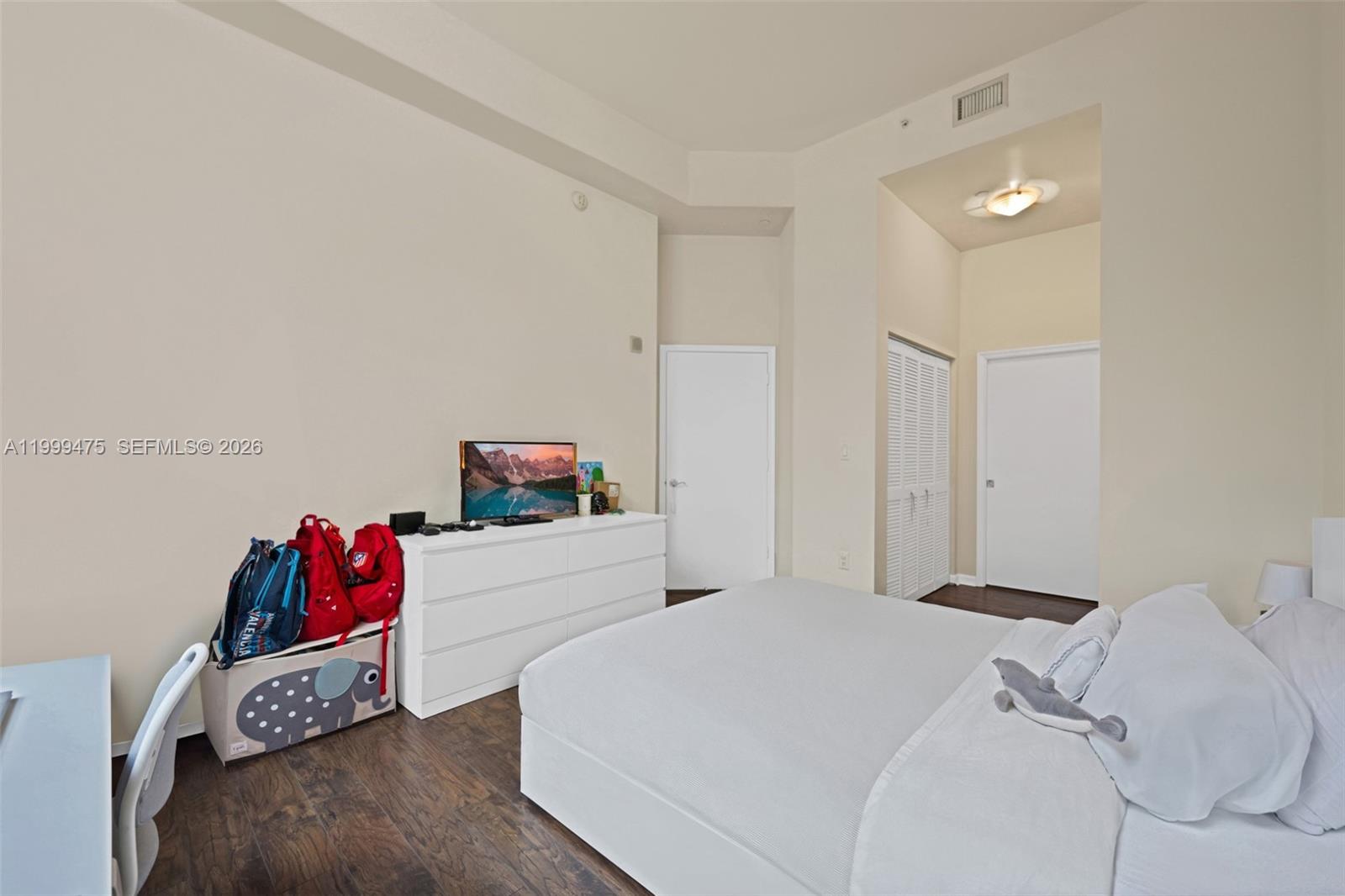 19501 W Country Club Drive