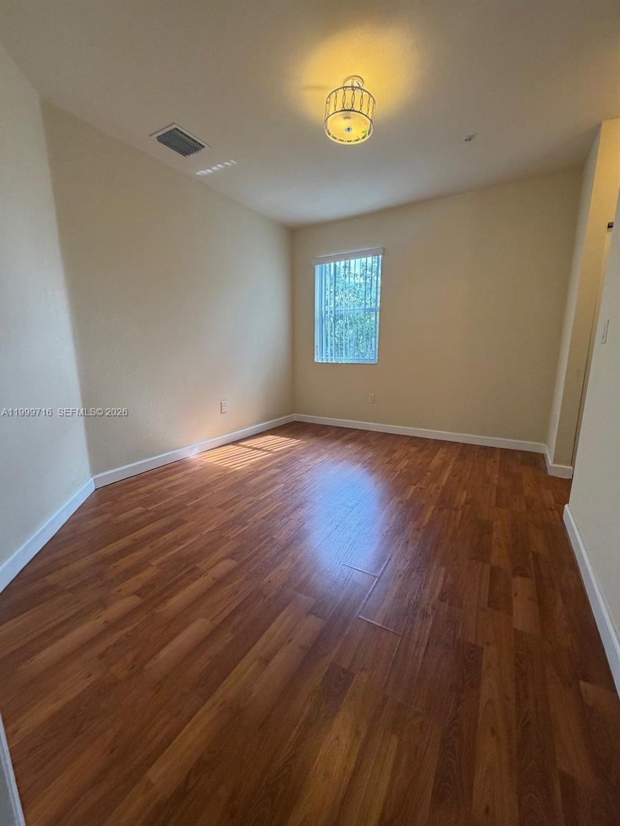 133 SE 28