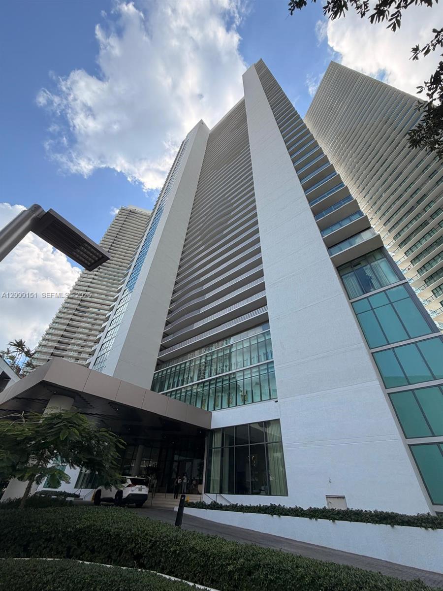 650 NE 32 Street
