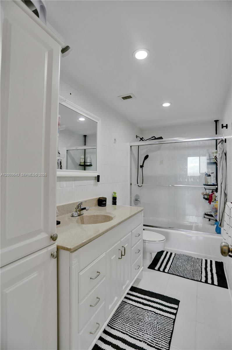 300 Bayview Drive