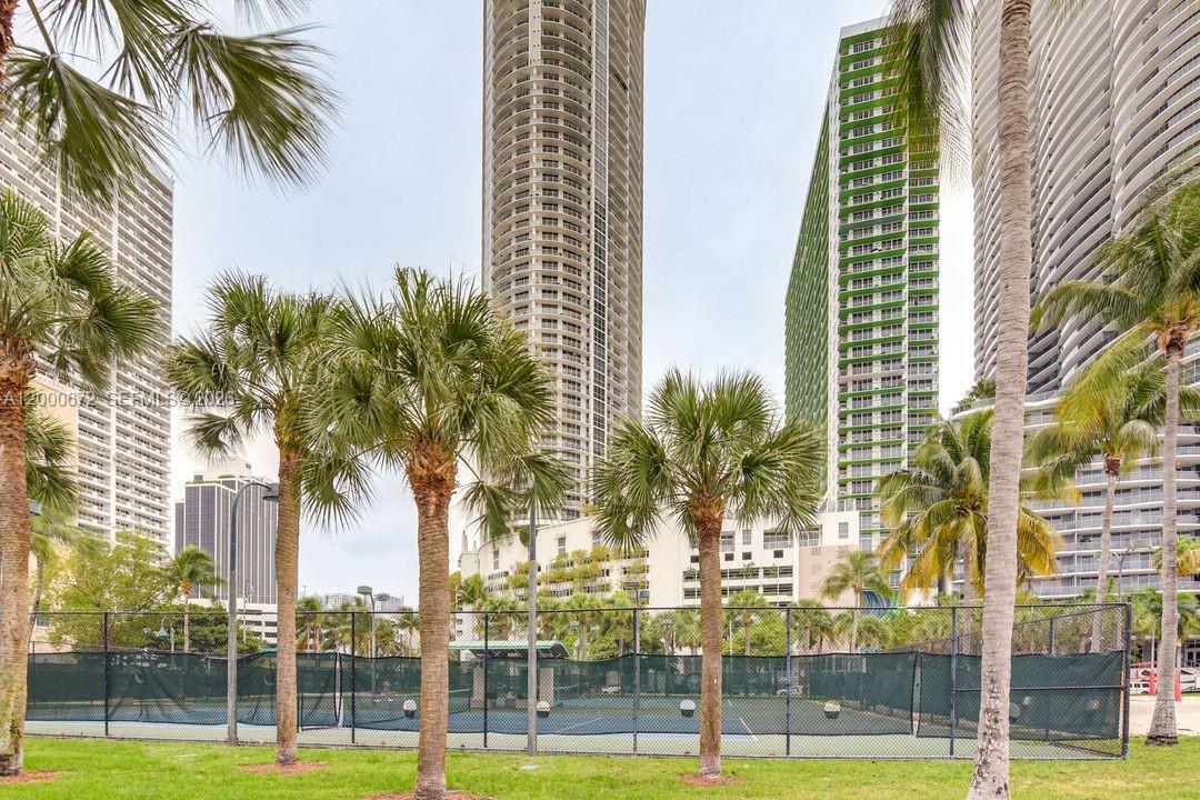 1750 N Bayshore Drive