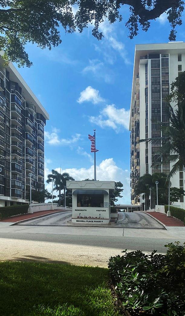 1915 Brickell Avenue