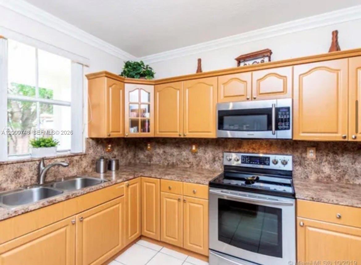 8135 NW 198th Terrace