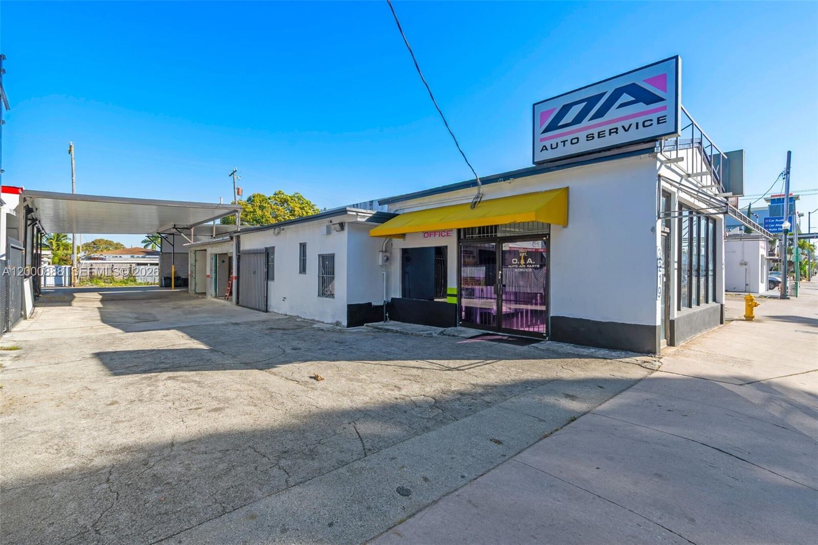 3219 SW 8th Street