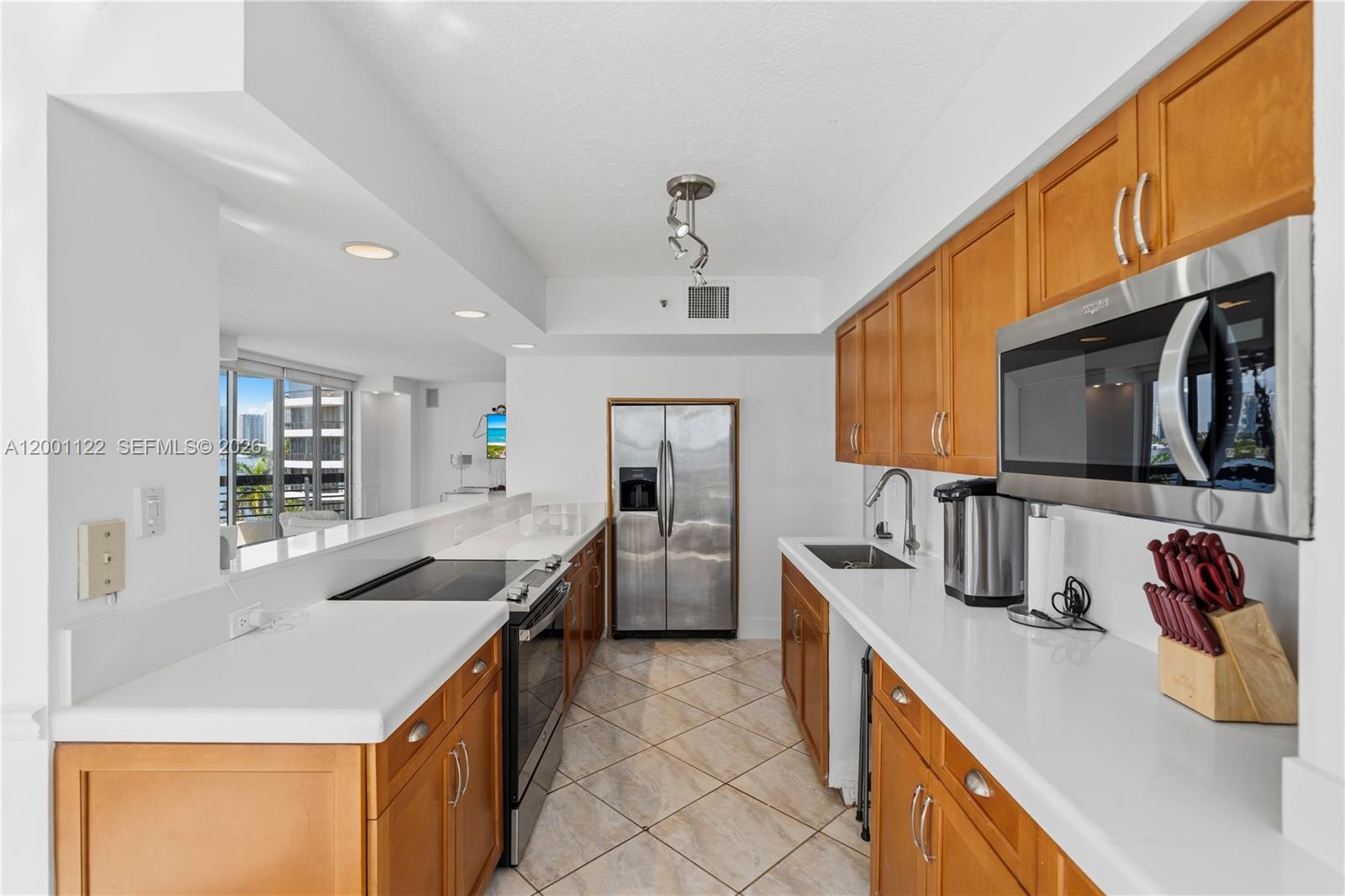 3600 Mystic Pointe Drive
