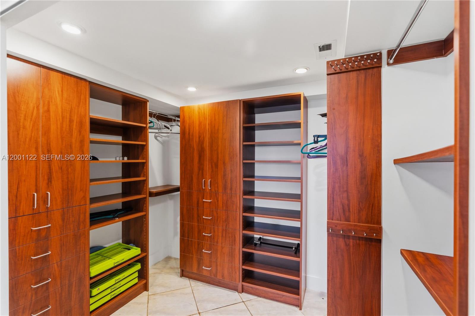 3600 Mystic Pointe Drive
