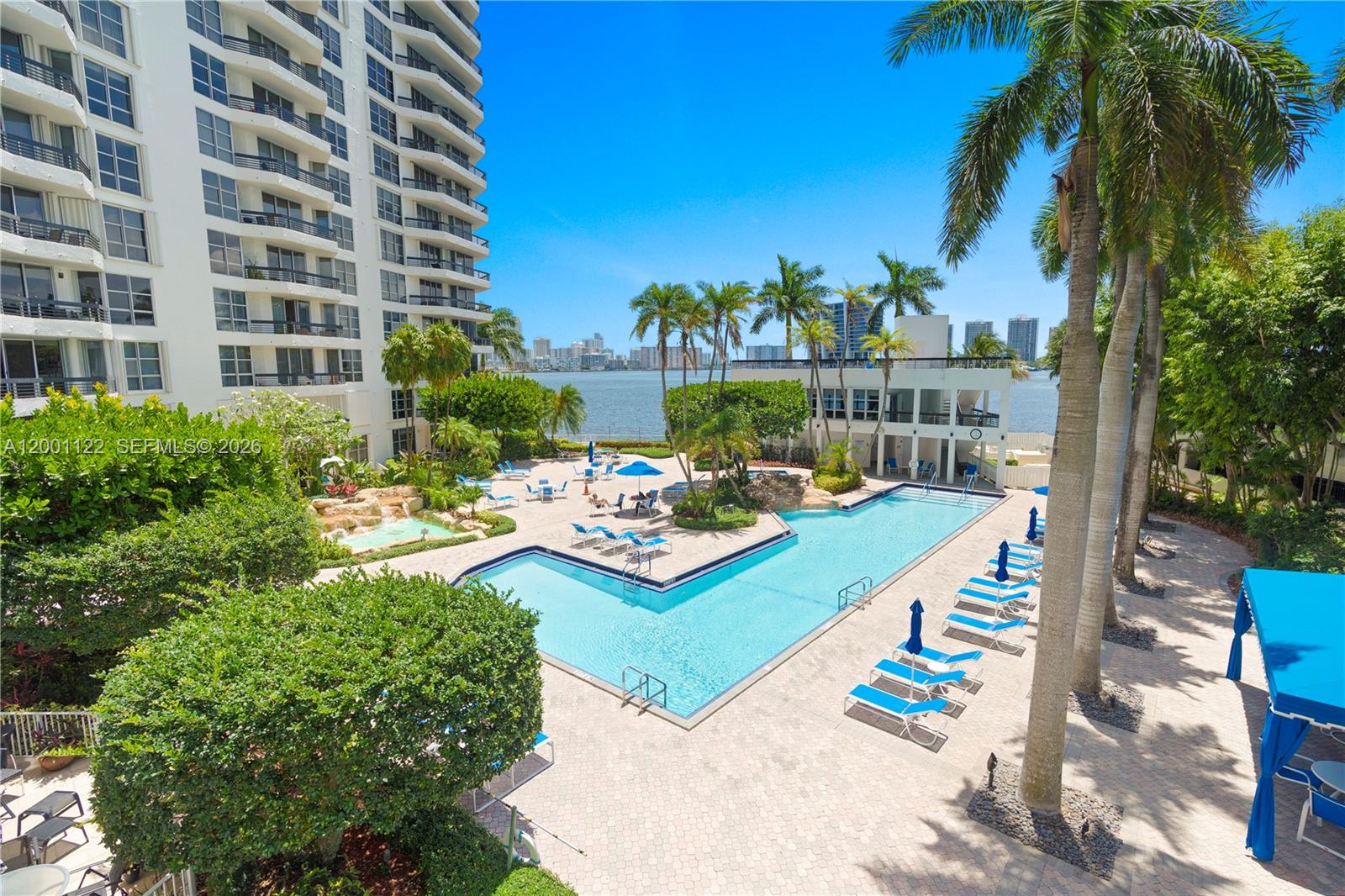 3600 Mystic Pointe Drive