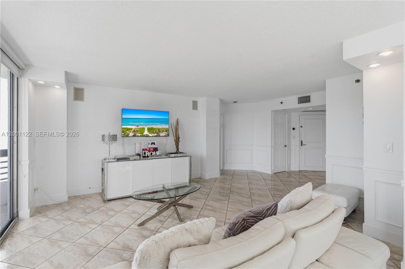 3600 Mystic Pointe Drive