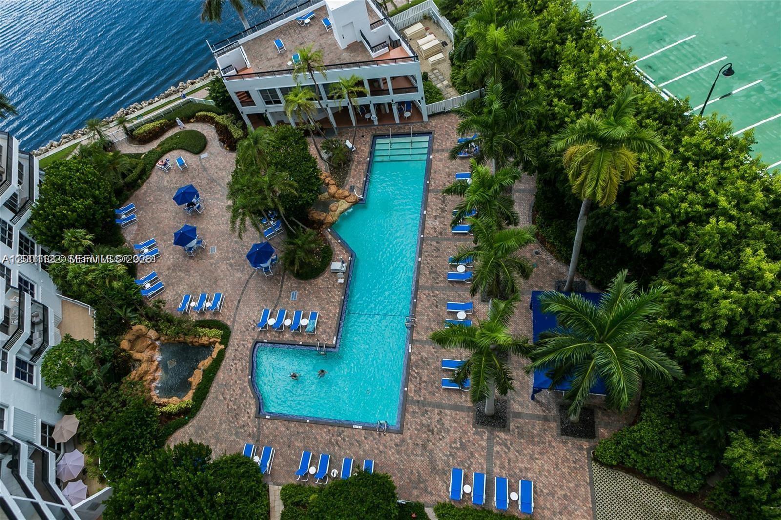 3600 Mystic Pointe Drive