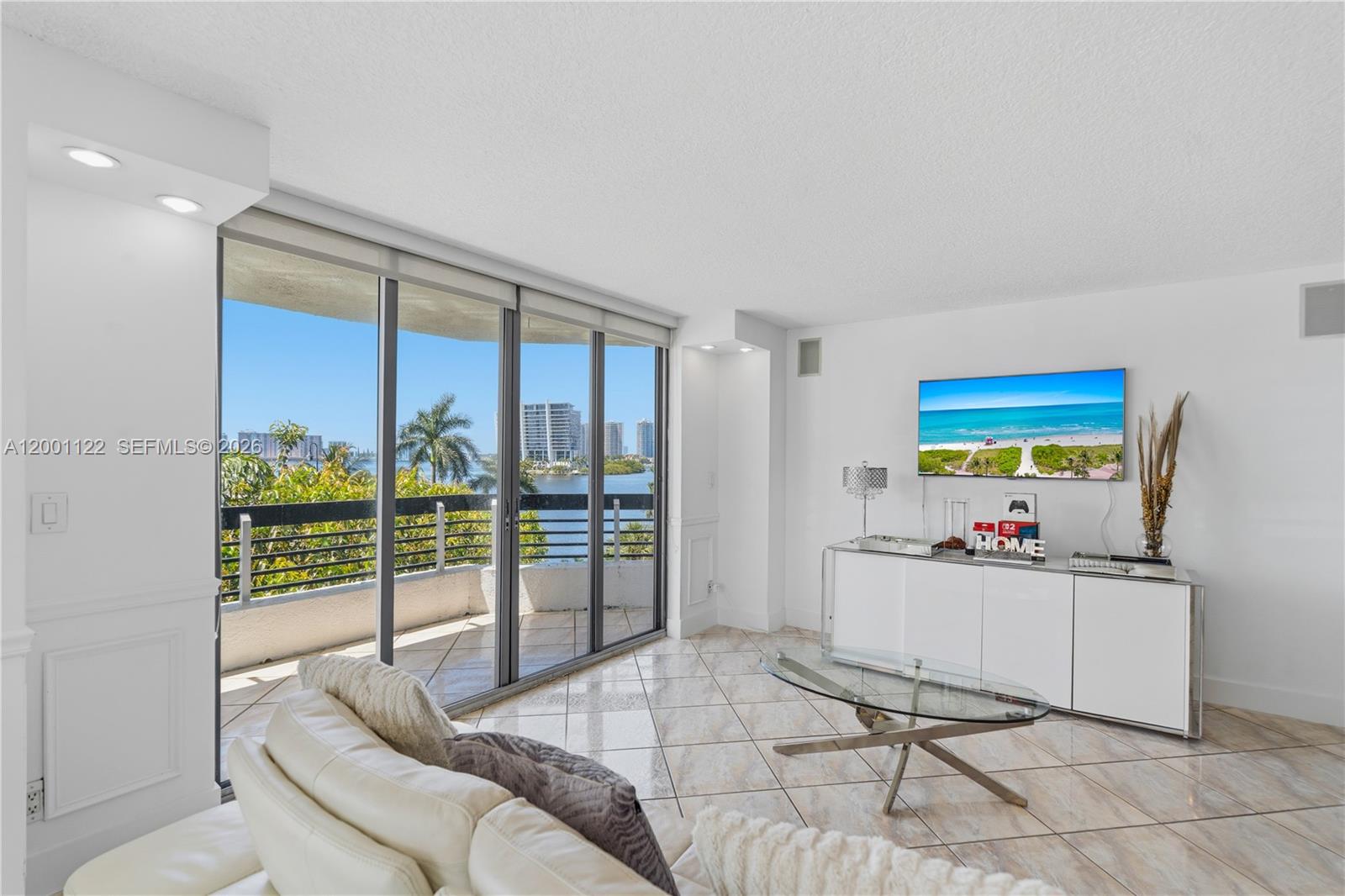 3600 Mystic Pointe Drive