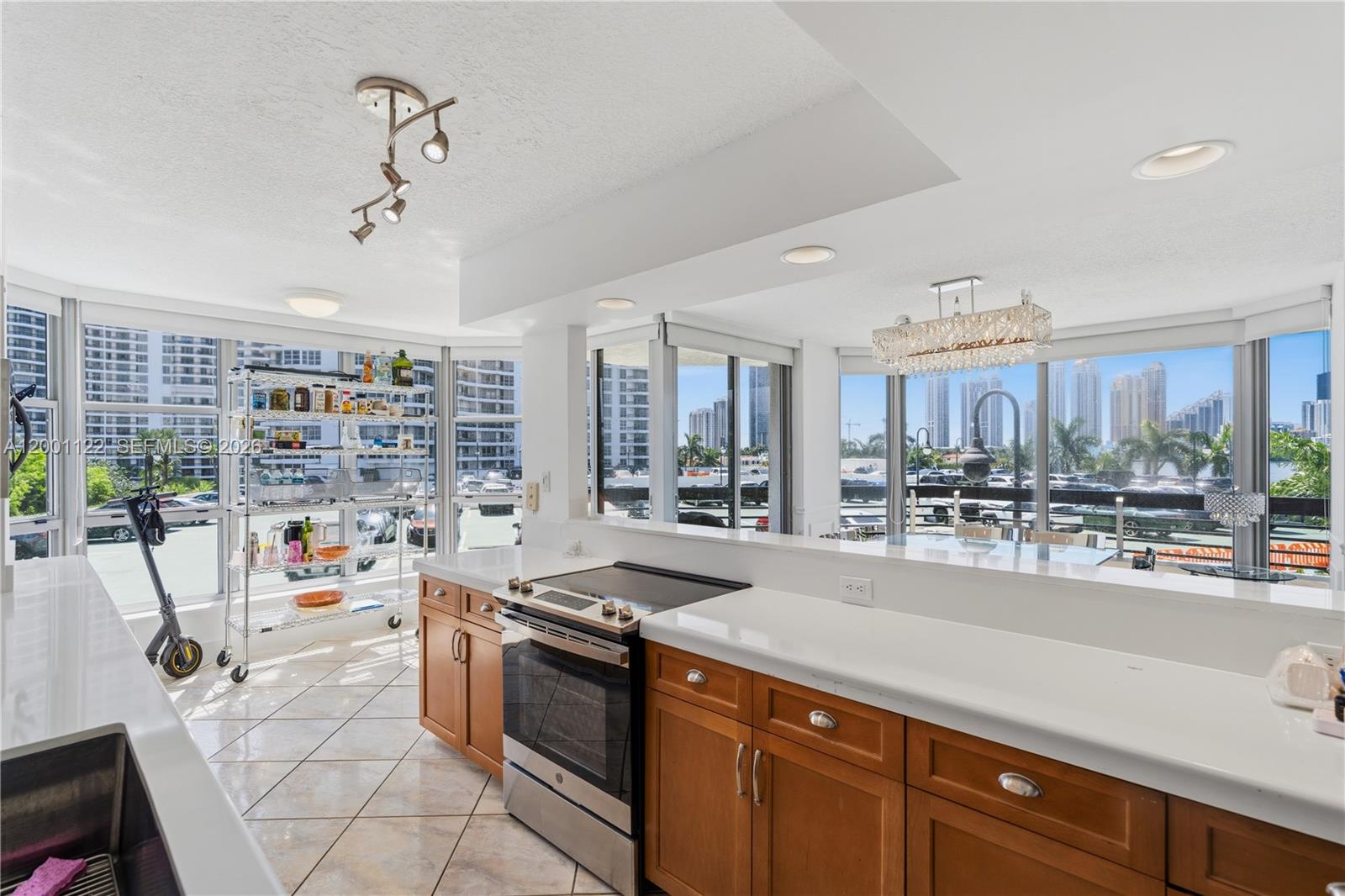 3600 Mystic Pointe Drive
