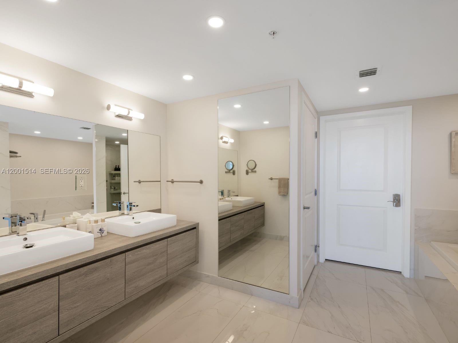 400 Sunny Isles Boulevard