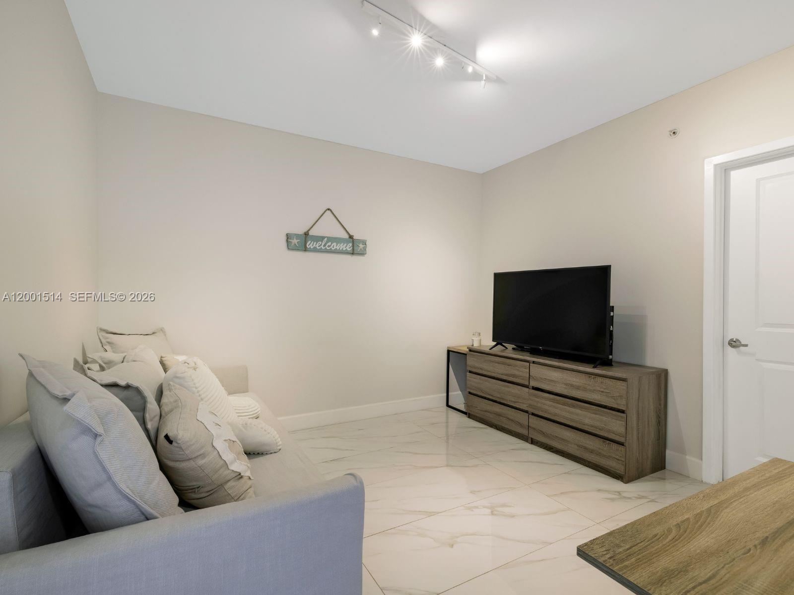 400 Sunny Isles Boulevard