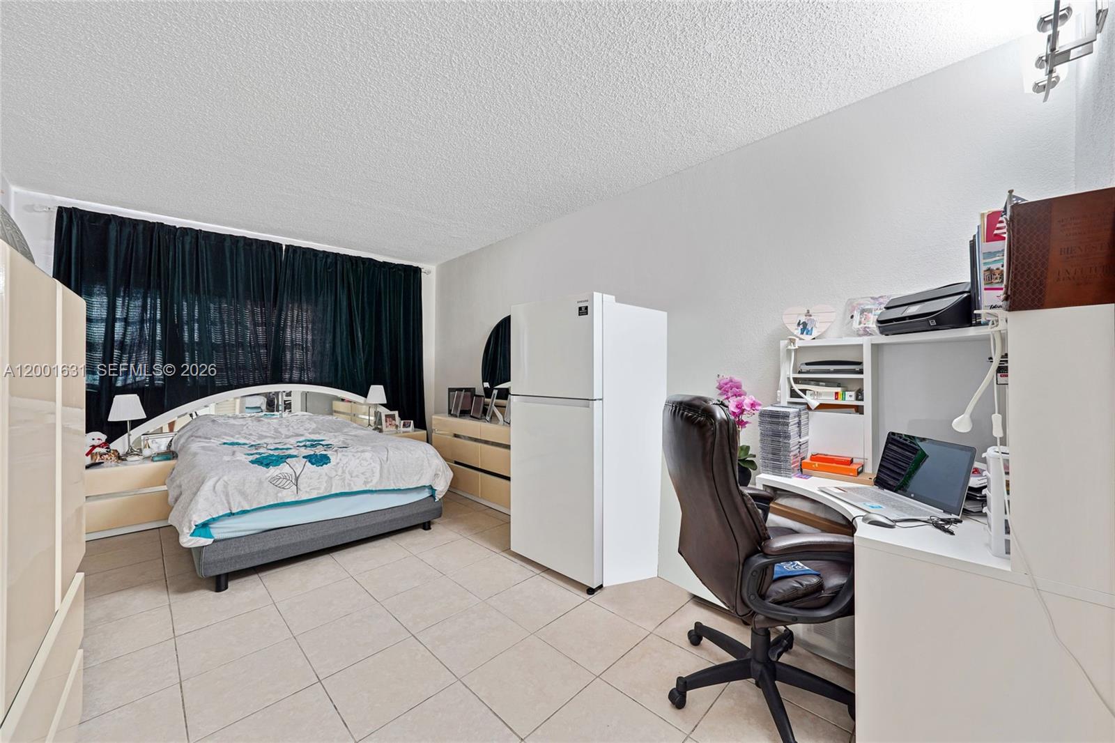 1305 W 53rd Street