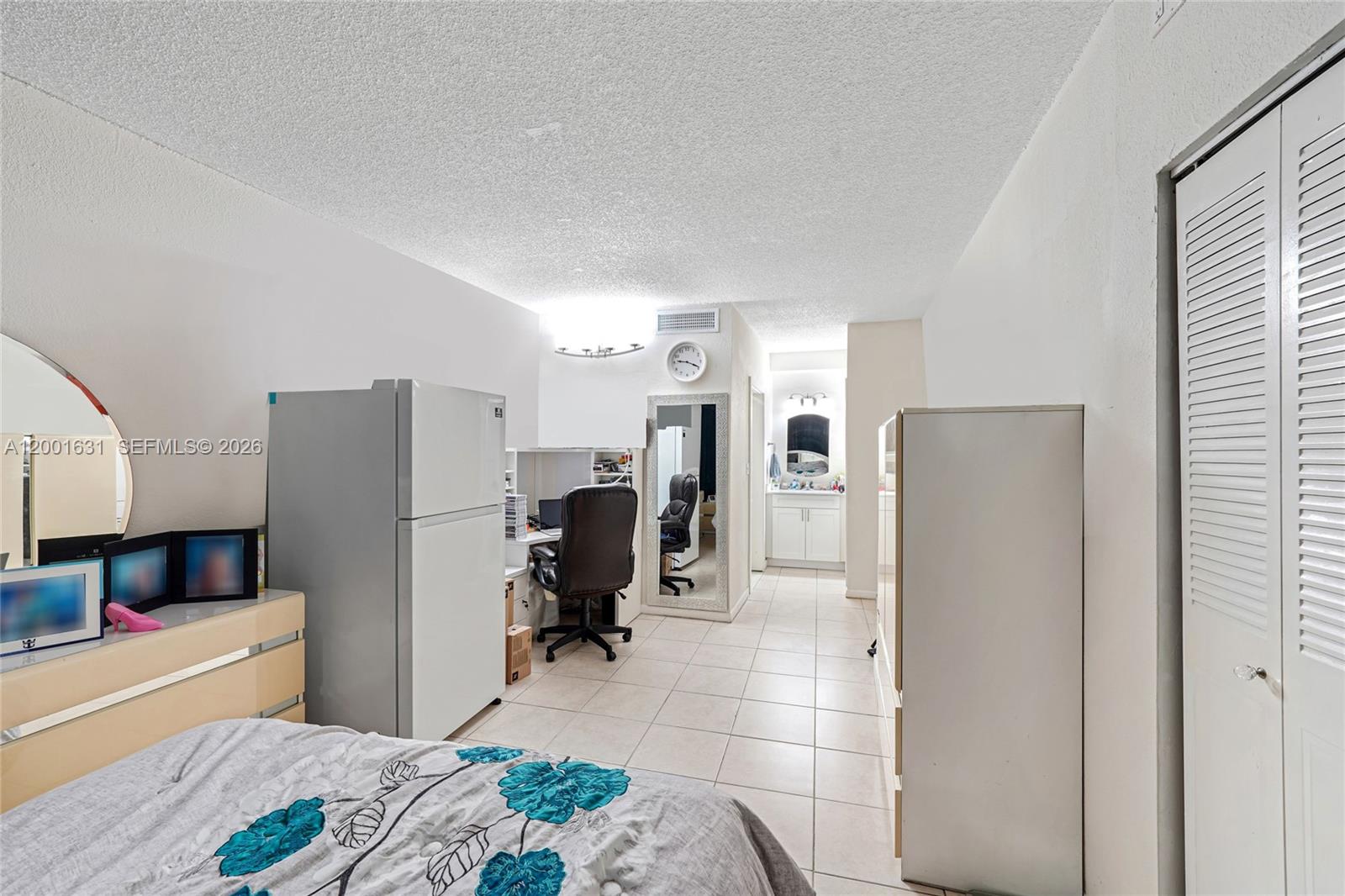 1305 W 53rd Street