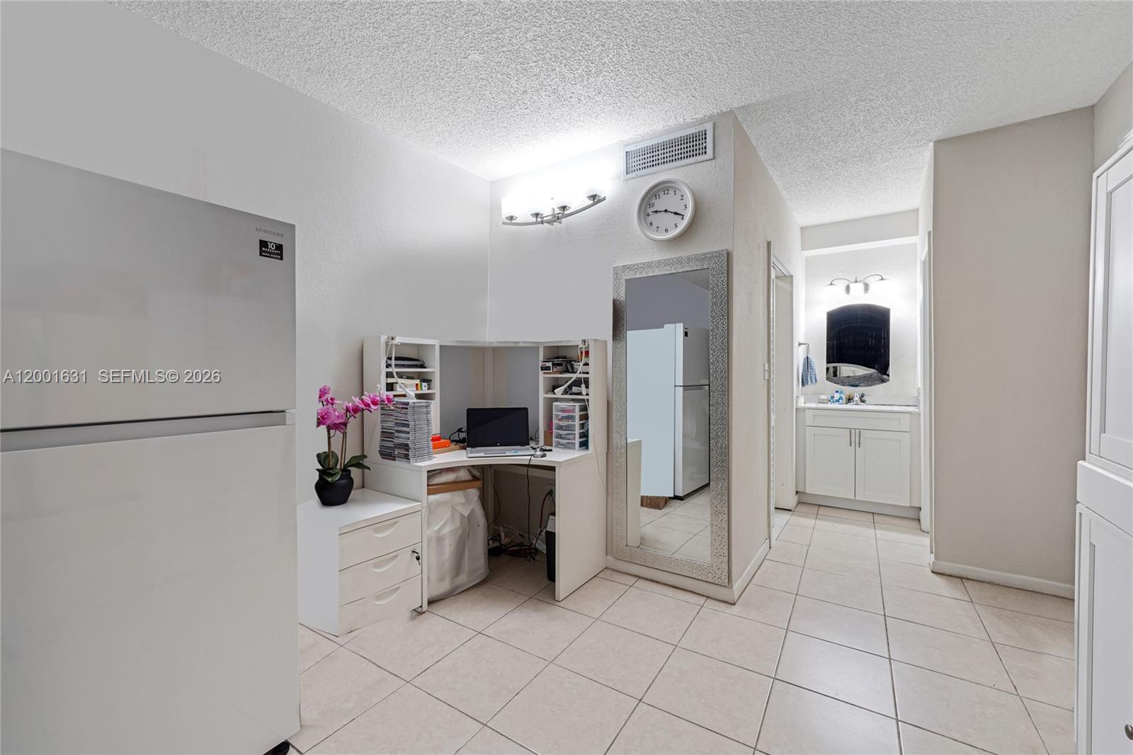 1305 W 53rd Street