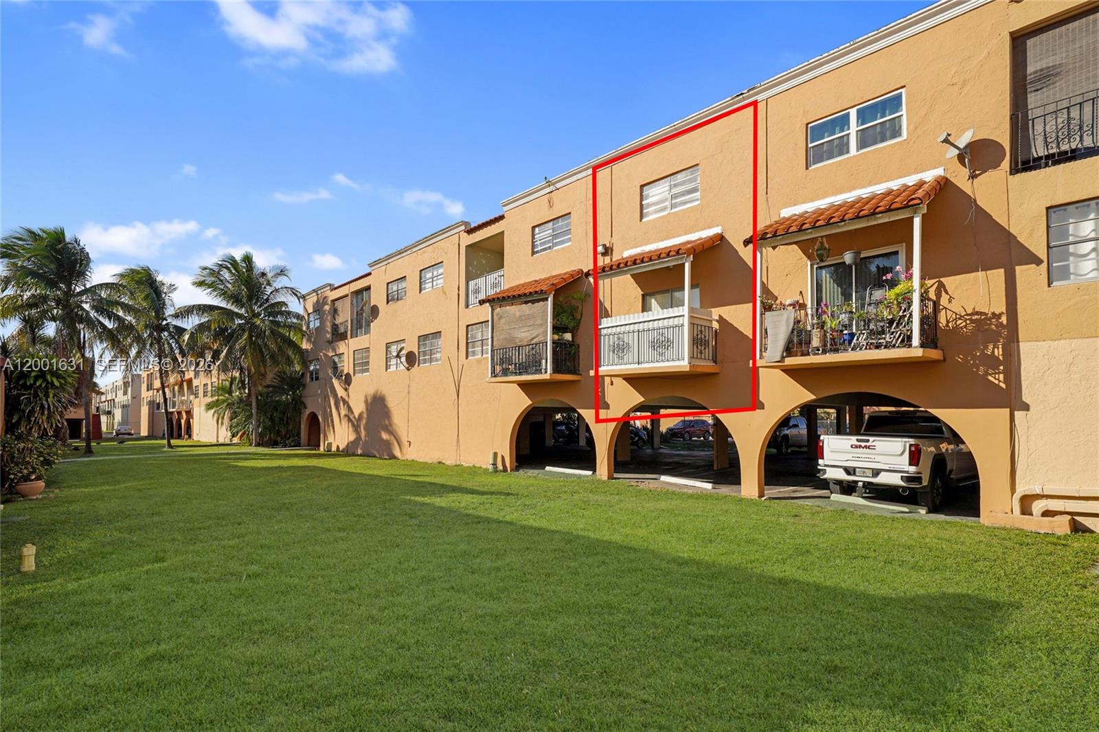 1305 W 53rd Street