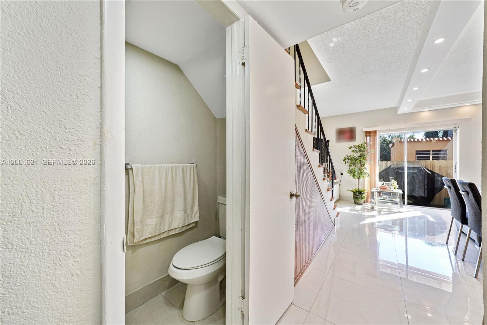 1305 W 53rd Street