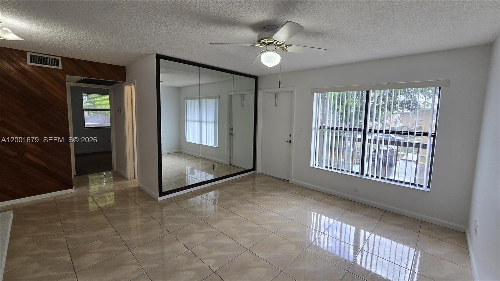 2605 W 67th Place