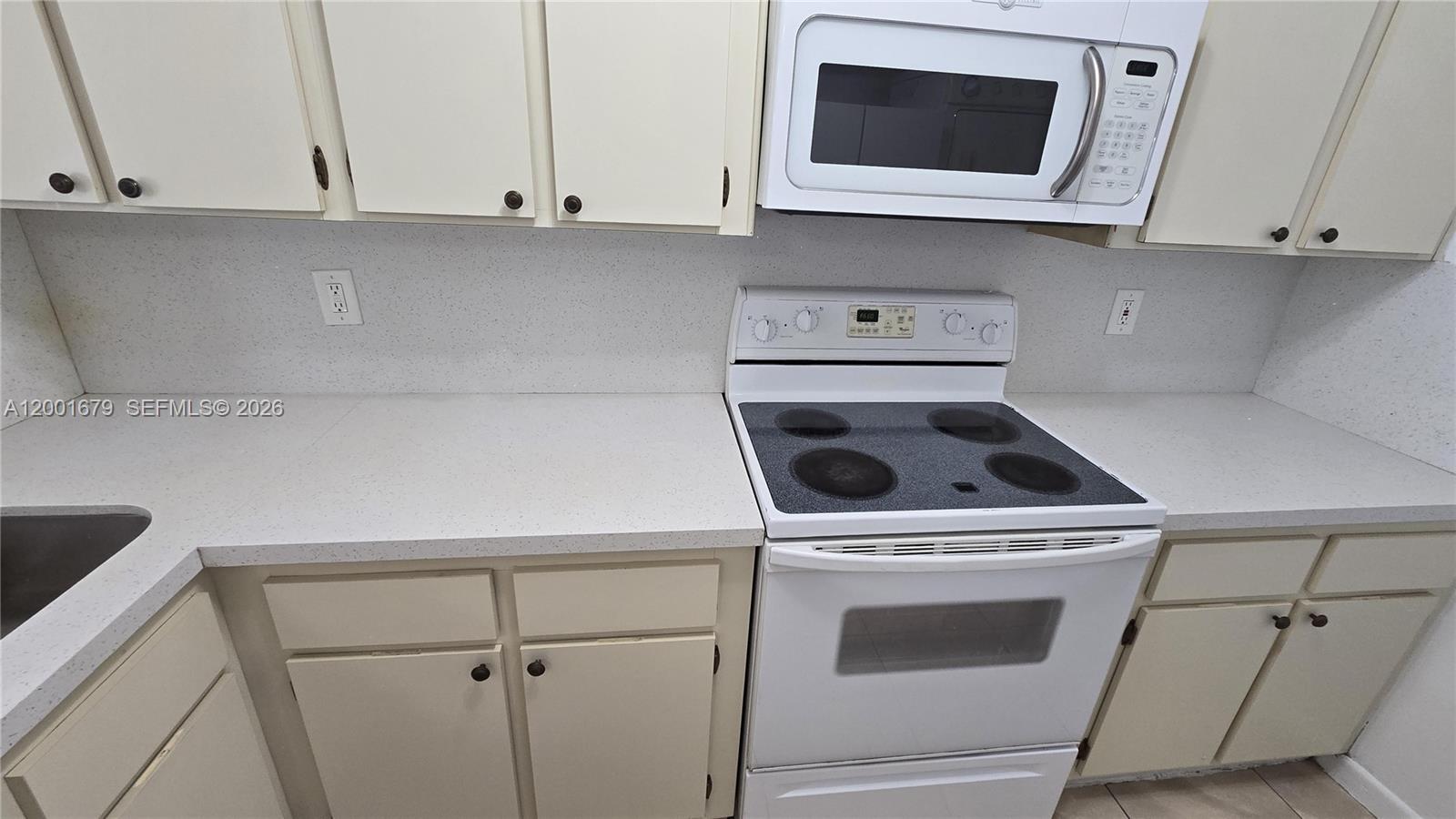 2605 W 67th Place