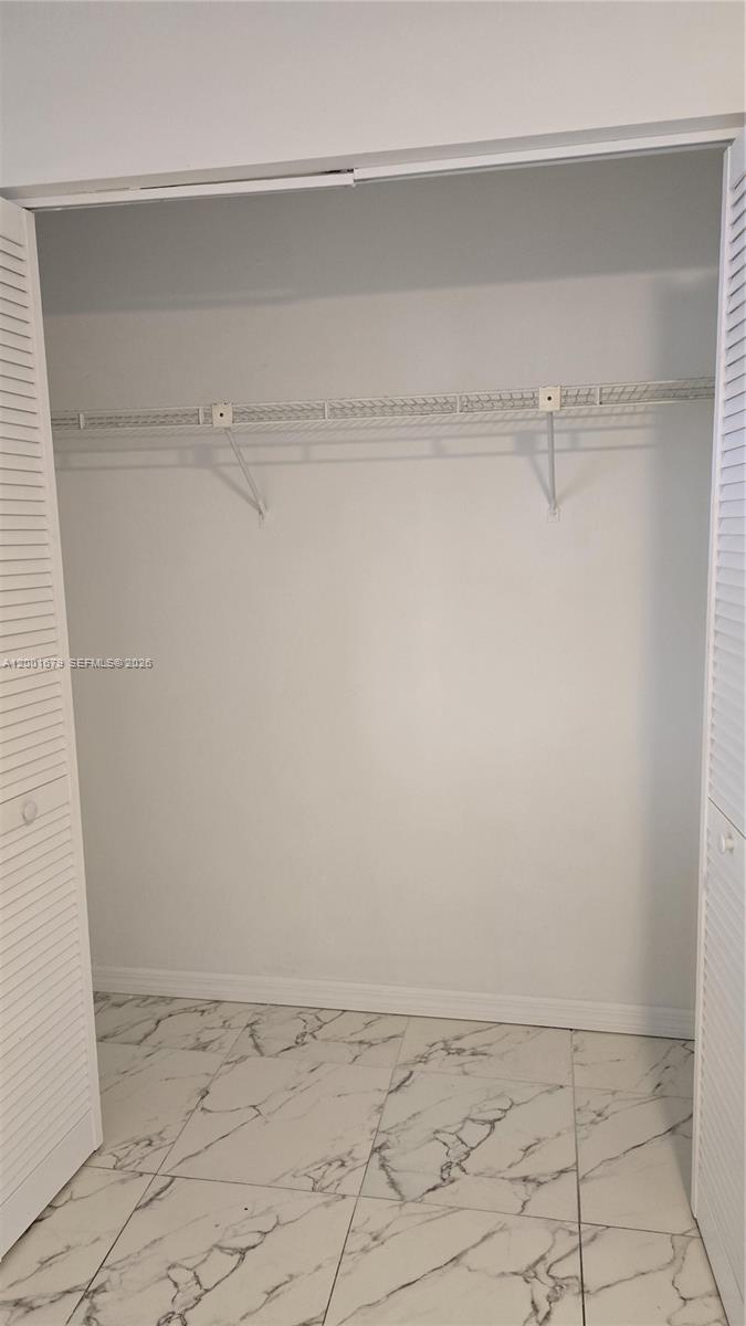 2605 W 67th Place