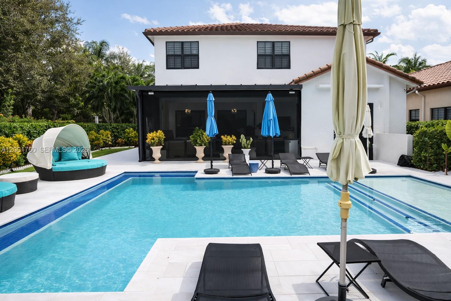 8537 NW 39th Court