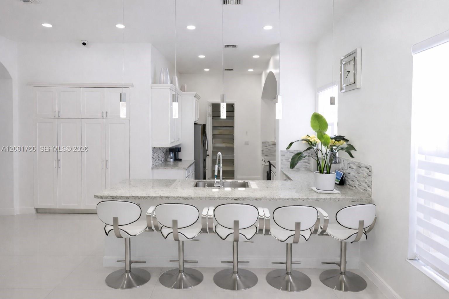 8537 NW 39th Court
