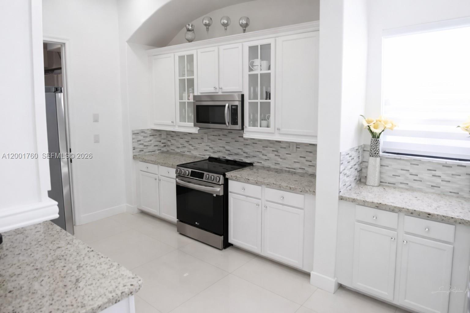8537 NW 39th Court