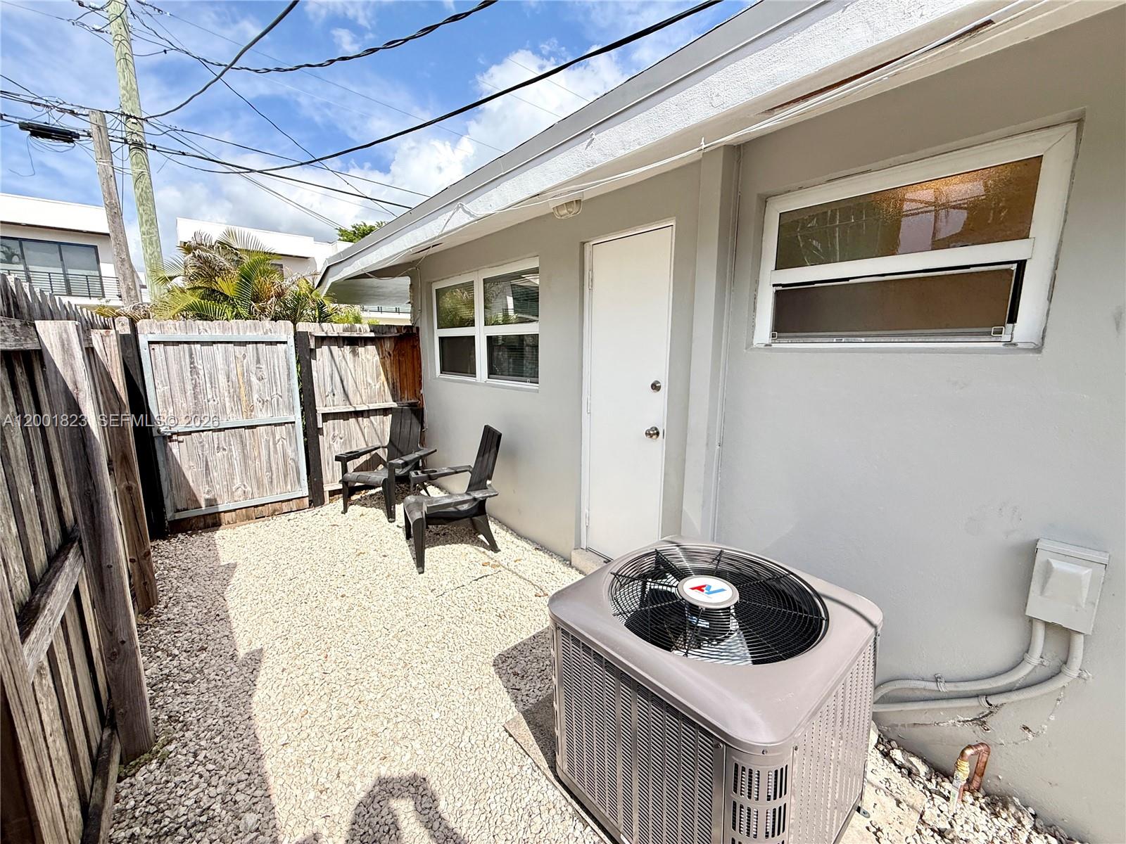 924 NE 17th Terrace
