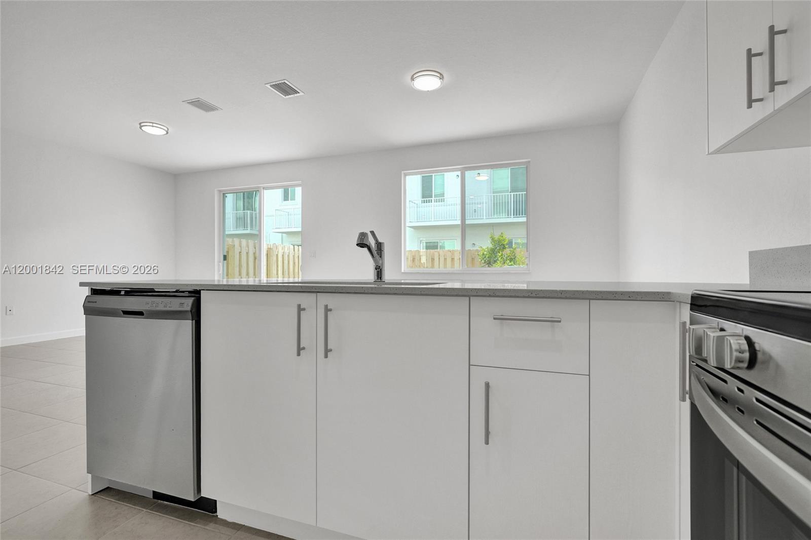732 SE 13th Court