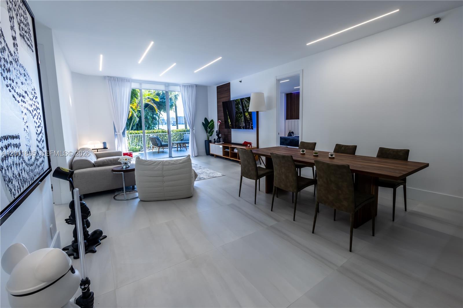 3600 Mystic Pointe Drive