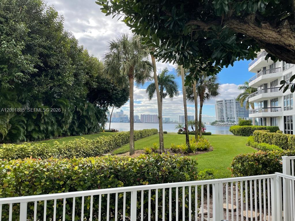 3600 Mystic Pointe Drive