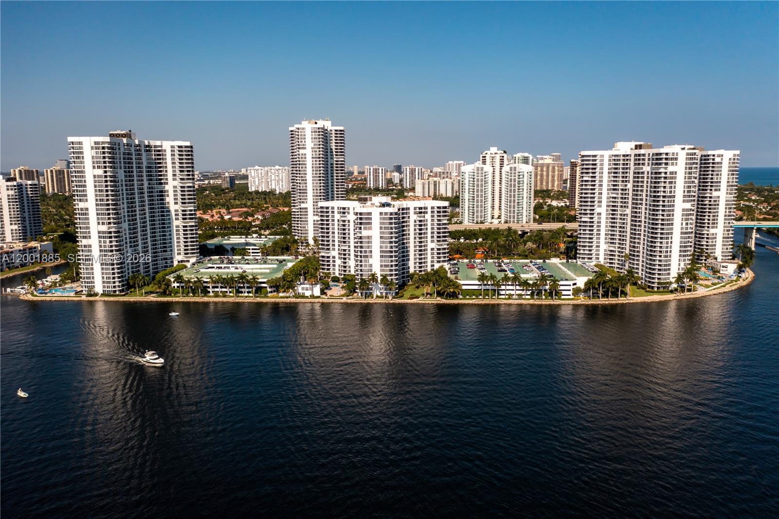 3600 Mystic Pointe Drive