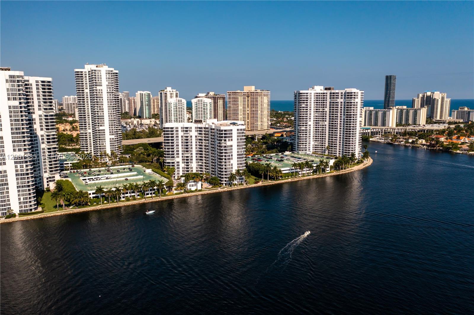 3600 Mystic Pointe Drive