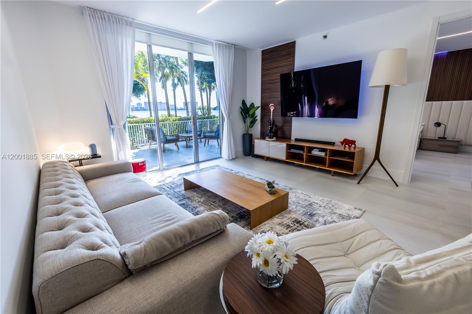 3600 Mystic Pointe Drive